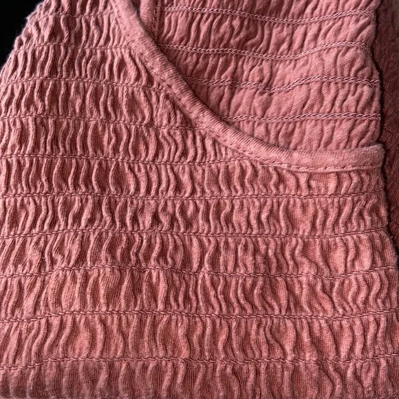 3/$10 American Eagle | Ruched Razorback Tank - Picture 4 of 4